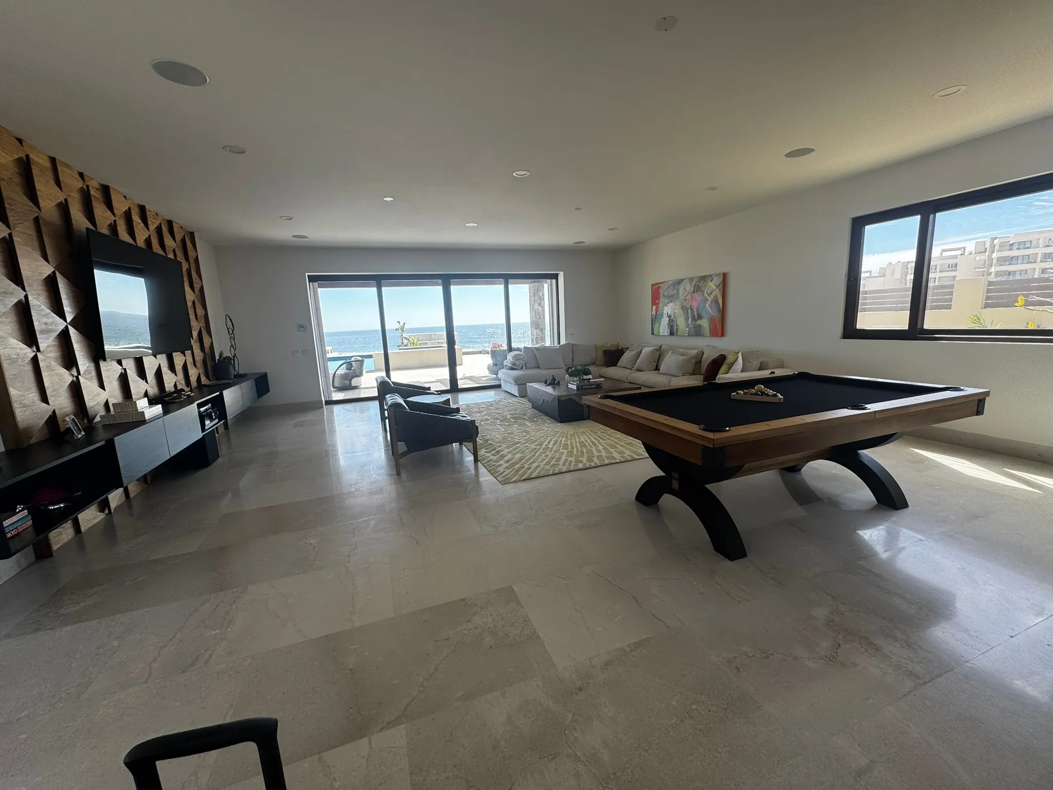 Beach Estate - be47 entertainment room